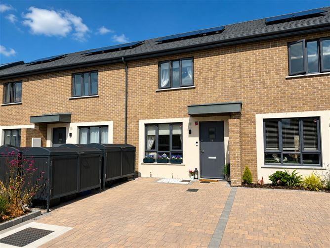 55 CASTLE AVENUE, HEREFORD PARK, LEIXLIP, NAAS, CO. KILDARE