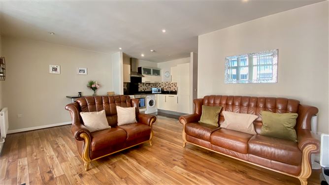 Apartment 1, 80  Reuben Street, Rialto