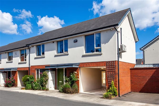 12 Stratton Drive, Adamstown Square, Adamstown