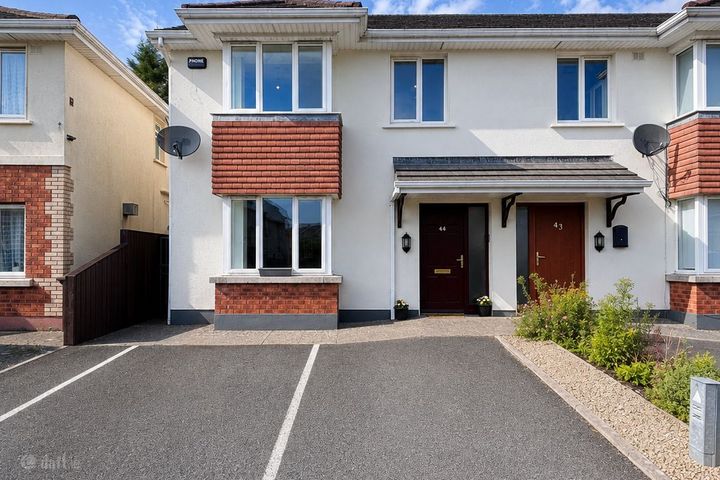 44 FEARANN RI, DOUGHISKA, GALWAY