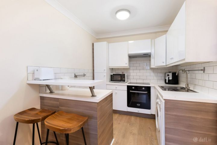 APT 2, 49 BLESSINGTON ST, DUBLIN 7