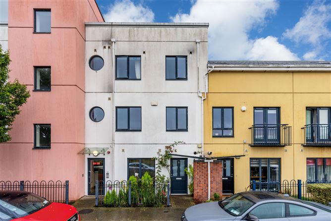 30 BOYD HOUSE, MYRTLE AVENUE, THE COAST