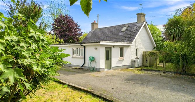 THE COTTAGE, REEVESMOUNT, ATHY