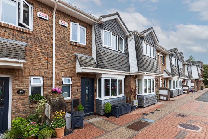 9 BROOMFIELD MEWS, THE HILL, MALAHIDE