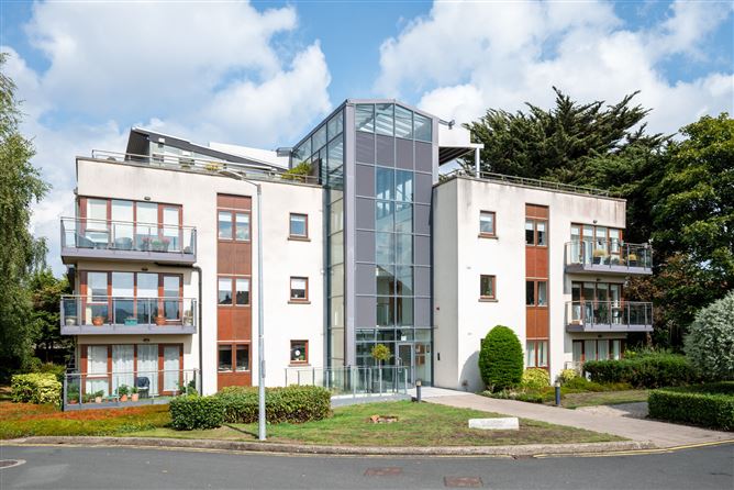 3 KELSTON HALL, LEOPARDSTOWN RD, FOXROCK