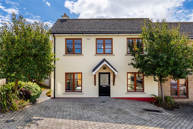 3 OAK HALL, MALAHIDE, DUBLIN