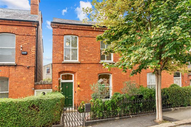 25 CASTLEWOOD PARK, RATHMINES, DUBLIN 6
