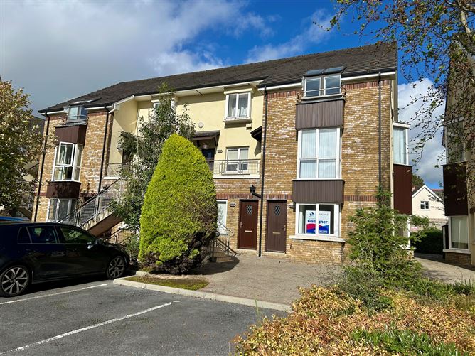 4 CORRY, SHANNON COURT, CARRICK ON SHANNON