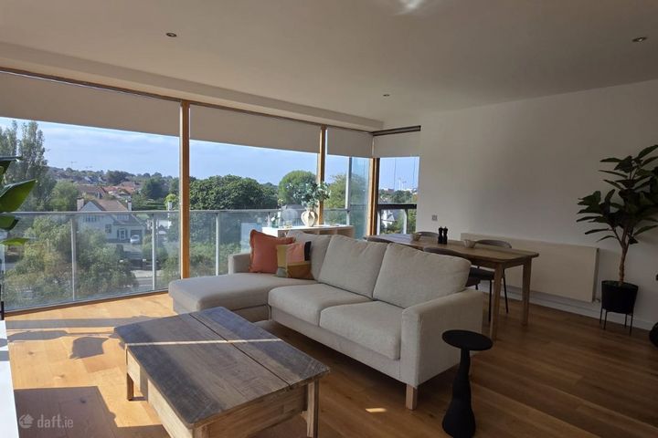 Apt 20 The Sanderling, Thornwood, Booterstown Ave, Dublin