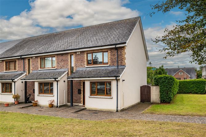 22 THE STABLEYARD, OLDTOWN DEMESNE, SALLINS RD