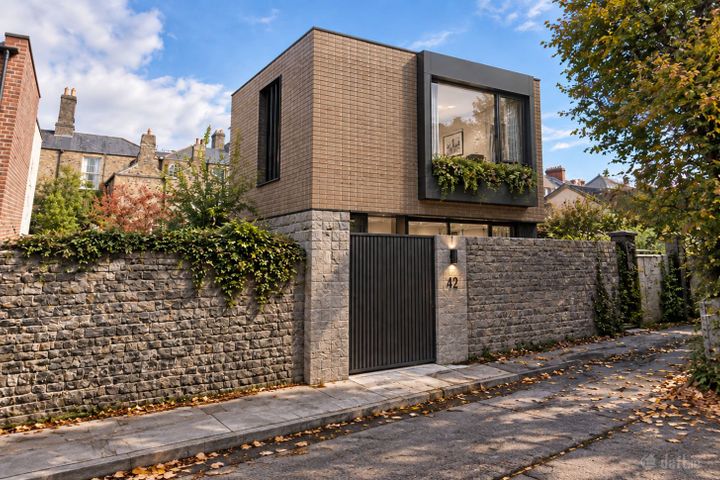42 BELGRAVE SQ, RATHMINES, DUBLIN 6