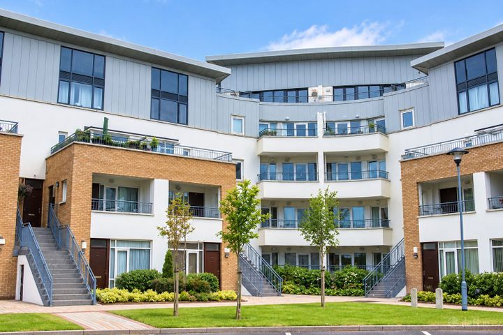 15 WATERVILLE TERRACE, BLANCHARDSTOWN, DUBLIN 15