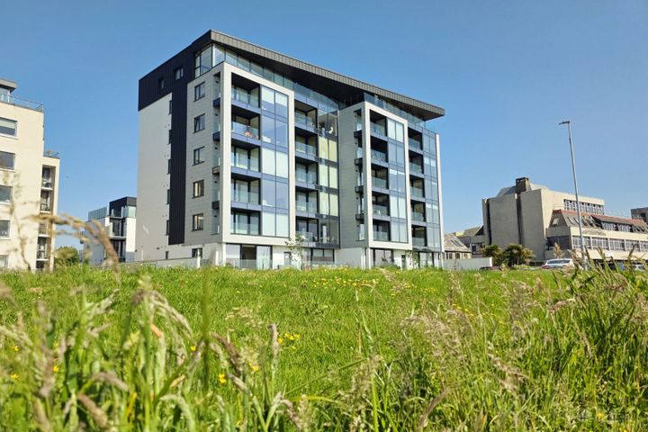 APT 14, COVA DA IRIA, 105 UPPER SALTHILL