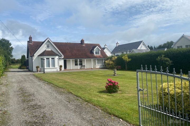 TOWNSPARK, CLONMEL RD, CAHIR