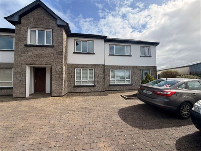 No. 38 Abbey Glen, Dublin Rd., Athenry