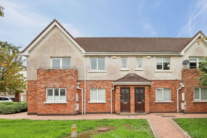 2 THE COURTYARD, DUNSHAUGHLIN, CO. MEATH