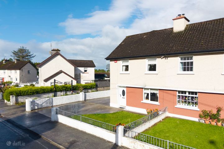 15 ST PATRICKS AVE, CASTLEBAR, MAYO