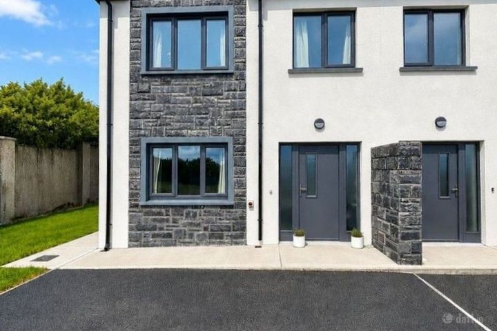 43 Ard Rua Meadows, Claremorris, Co. Mayo, F12D5X4