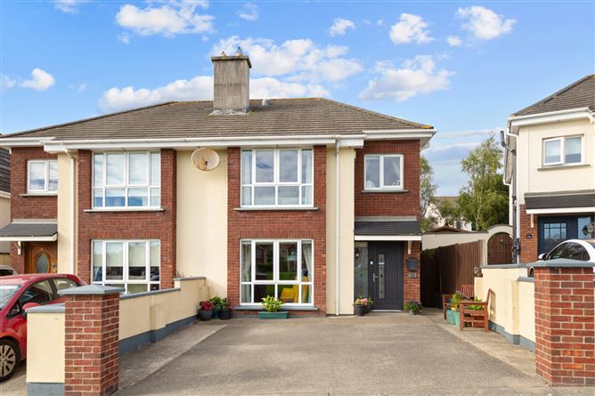 13 The Crescent, Meadow Vale, Arklow