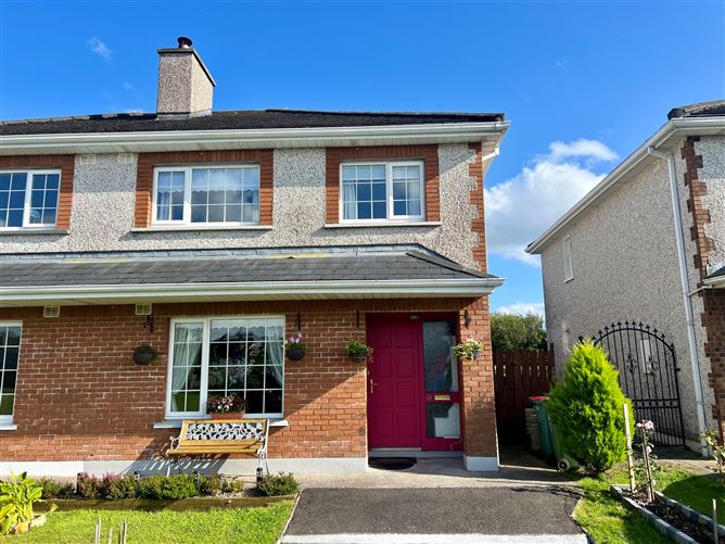 19 GLADESVILLE, CASTLEBAR, MAYO