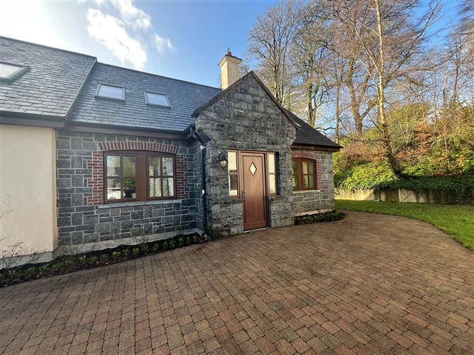 12 The Lakeside, Mount Falcon Estate, Ballina, Co Mayo, F26Y8N4