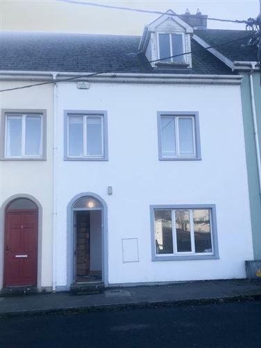 4 PIER ROAD, RATHMULLEN, CO DONEGAL