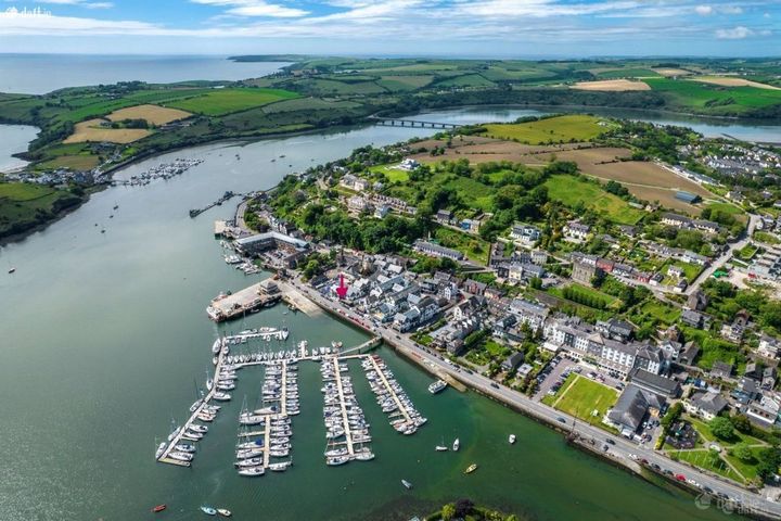 60 SHEARWATER, PIER RD, KINSALE