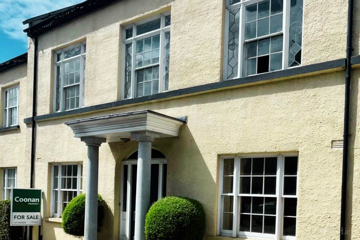 1 Coach House Yard, Johnstown, County Kildare