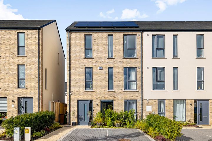 7 REDFORD PARK VIEW, ADAMSTOWN, LUCAN, CO. DUBLIN