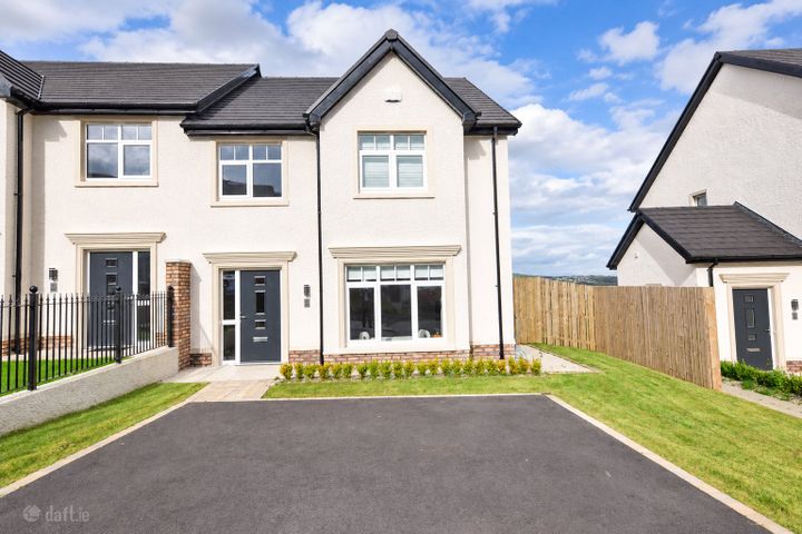 92 CRIEVE MOR AVENUE, CRIEVESMITH, LETTERKENNY, CO. DONEGAL