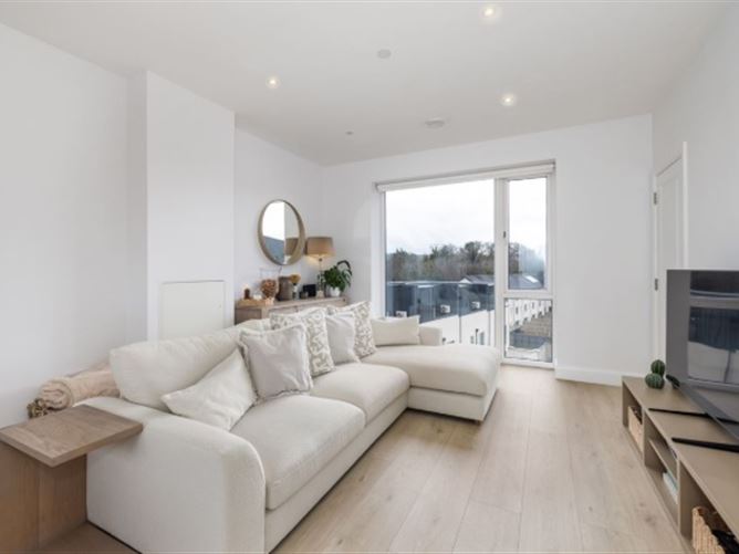 32 Woodbrook Court, Shankill, Co. Dublin, A98K7C1