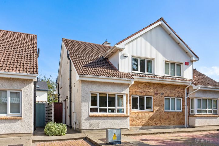 8 ENGLEBERG COURT, MOUNTTOWN LOWER, DUN LAOGHAIRE