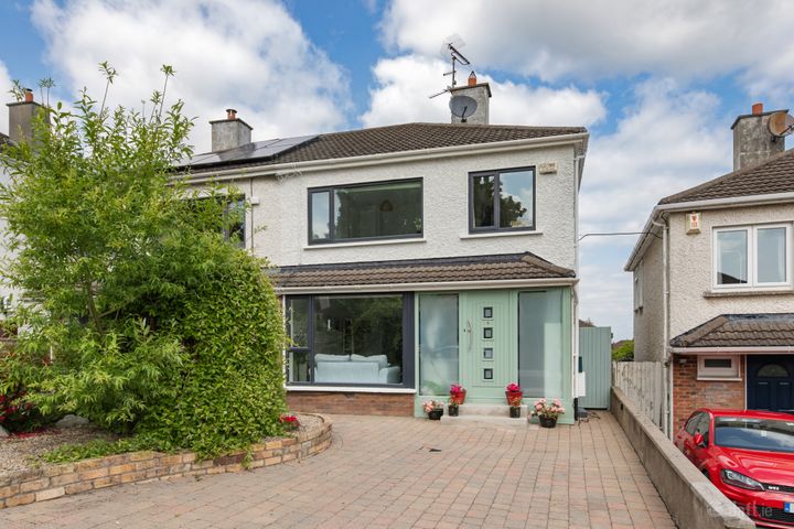 9 Highland Grove, The Park, Cabinteely, Dublin 18