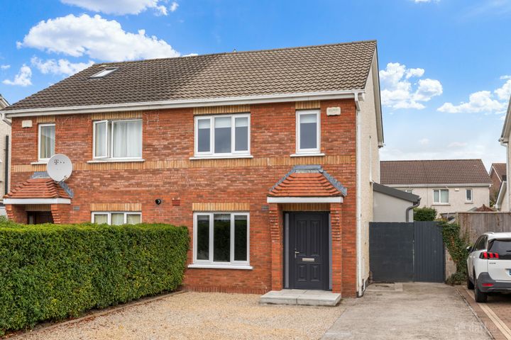 11 Tullyhall Crescent, Lucan, Co. Dublin