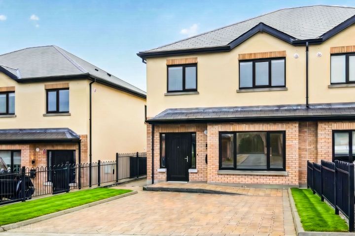 9A IVY GROVE, COLLOONEY, CO. SLIGO