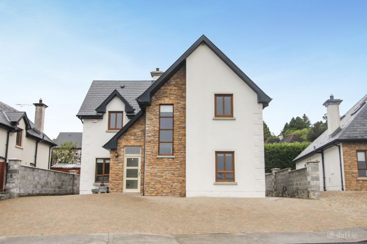 9, Oak Meadows, Drumsna