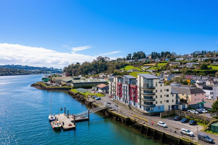 APT 15 MARINERS QUAY, PASSAGE WEST, PASSAGE