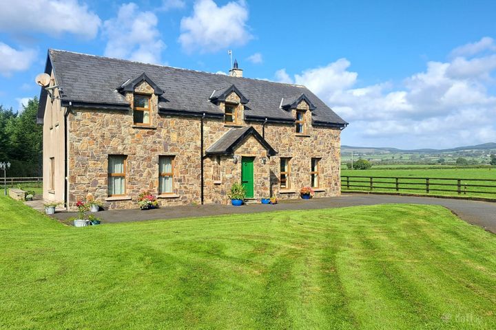 STONE BRIDGE FARMHOUSE, AHACROSS, KILDORRERY
