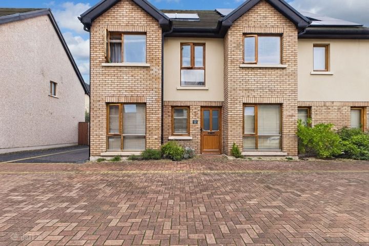 10 Millbourne Drive, Ashbourne