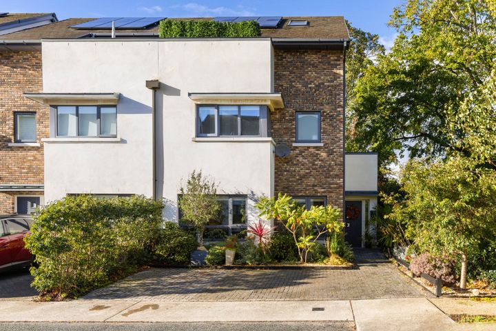 40 Woodbank, Dublin Road, Shankill