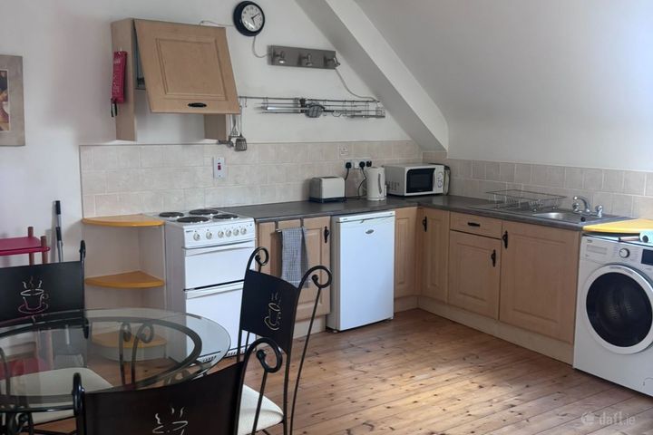 APT 6, CHURCH RD, DROMAHAIR