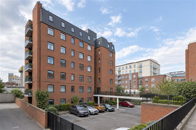 14 GRATTAN HALL, MOUNT ST LOWER, DUBLIN 2