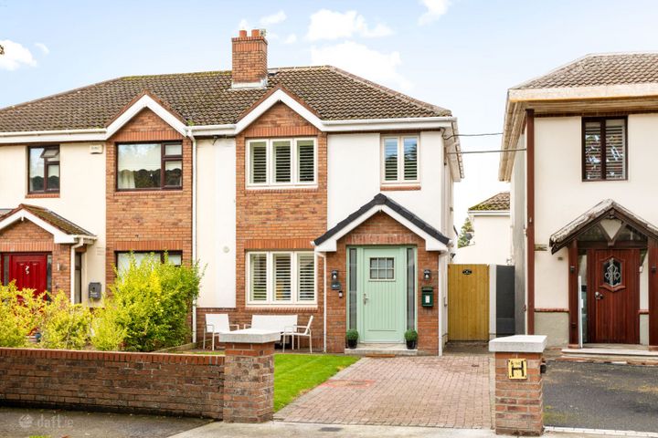 43 HERMITAGE RD, LUCAN, DUBLIN