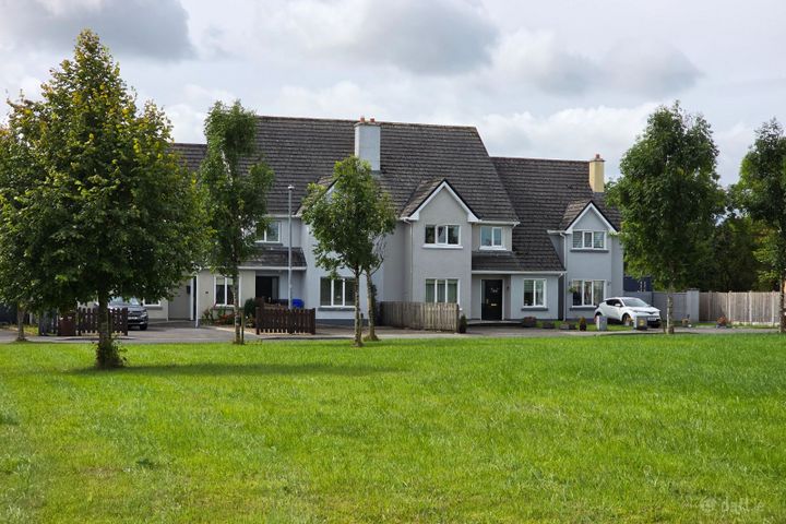 41 The Oaks, Frenchpark