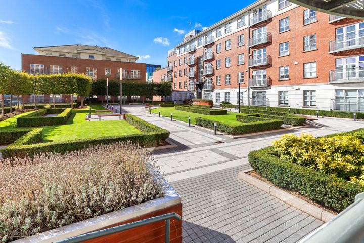 8 The Waterside, Charlotte Quay, Dublin 4