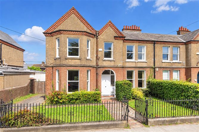 Teevinore, La Touche Road, Greystones, Co. Wicklow