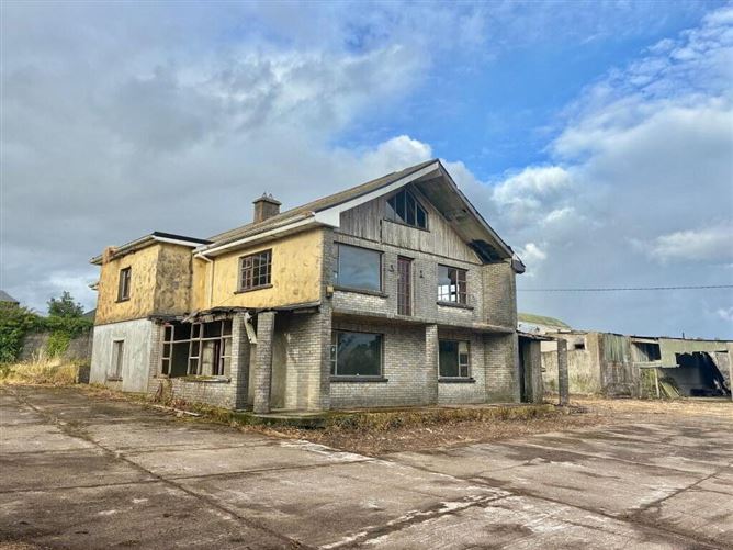 Substantial Detached Home 2.72 Acres, Cregg House, Clashmore, Waterford