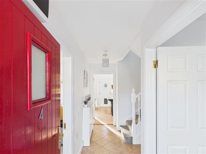 4 HAZEL COURT, CASTLELAKE, CARRIGTWOHILL