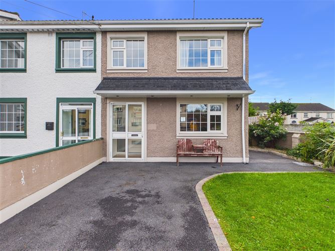 KYLEMORE HOUSE, 13 SAINT LAURENCE'S FIELDS, LOUGHREA, CO. GALWAY