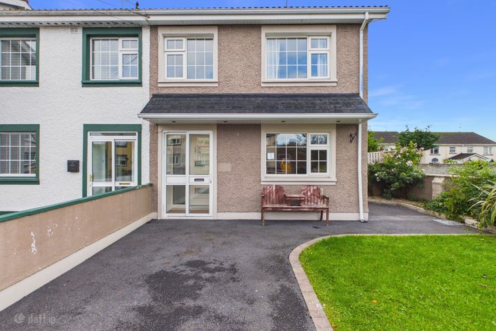 KYLEMORE HOUSE, 13 SAINT LAURENCE'S FIELDS, LOUGHREA, CO. GALWAY